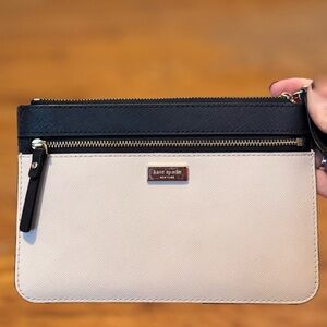Kate Spade Black and Cream Clutch Wristlet